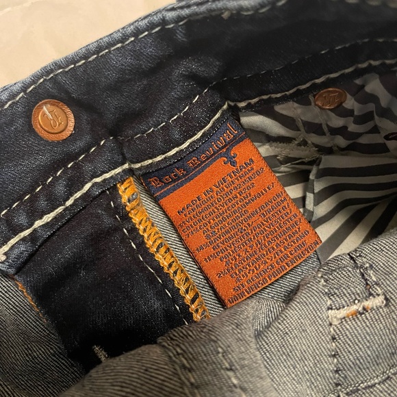 LIKE NEW - ROCK REVIVAL YEON BOOT CUT
JEANS - SIZE 27 - Picture 10 of 10